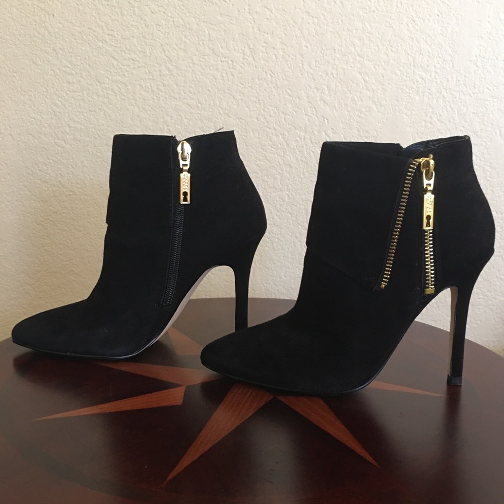 Ivanka Trump black suede boots - Picture 2 of 6